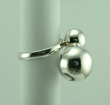 Sterling Silver Crossover Ball Ring -188