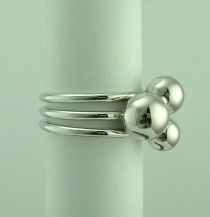 Sterling Silver bead ring by Fiorelli -490