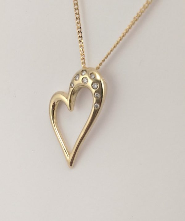 9ct Yellow gold Diamond set Heart pendant and chain-881
