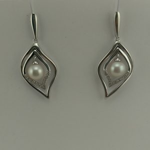 9ct White Gold Diamond and Pearl Earrings -0