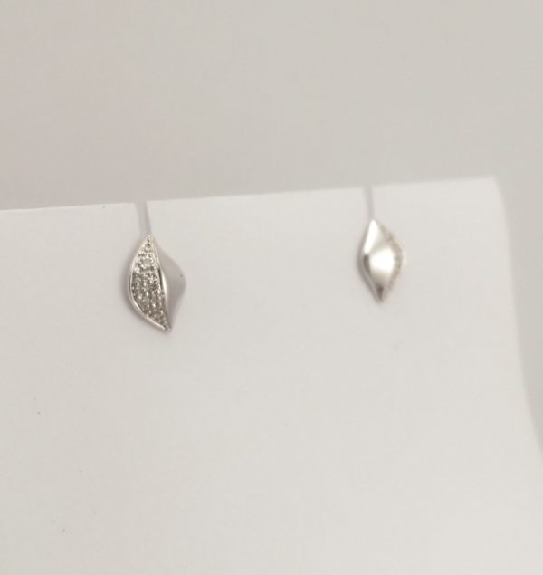 9ct White Gold Diamond Stud Earrings-988