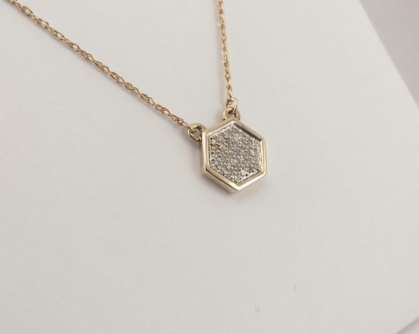 9ct Yellow Gold Diamond Pendant on Chain-1098