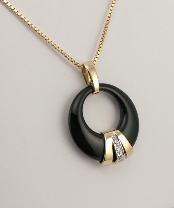 9ct Black Onyx and Diamond pendant on Venetian box chain-1121