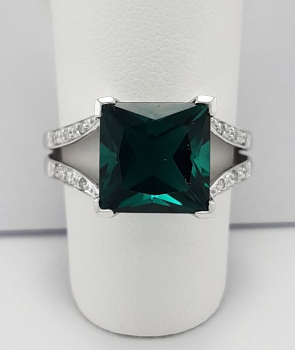 9ct White Gold Green Quartz and Diamond Ring-1227