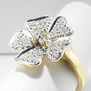 18ct Yellow Gold Diamond set Flower Ring-0