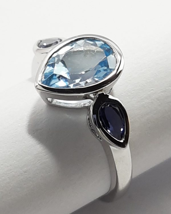 9ct White Gold Blue Topaz and Iolite Ring -1182