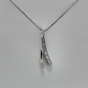 9ct White Gold Diamond set Pendant and Venetian Box Chain-1318