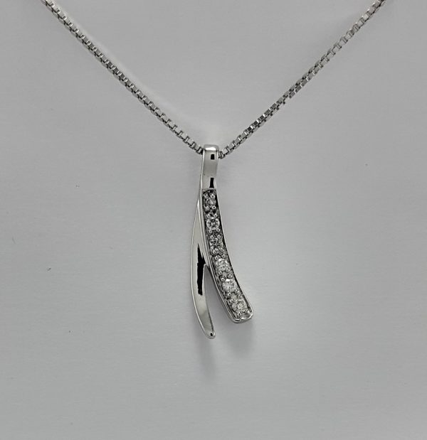 9ct White Gold Diamond set Pendant and Venetian Box Chain-1318