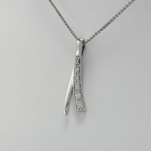 9ct White Gold Diamond set Pendant and Venetian Box Chain-1319