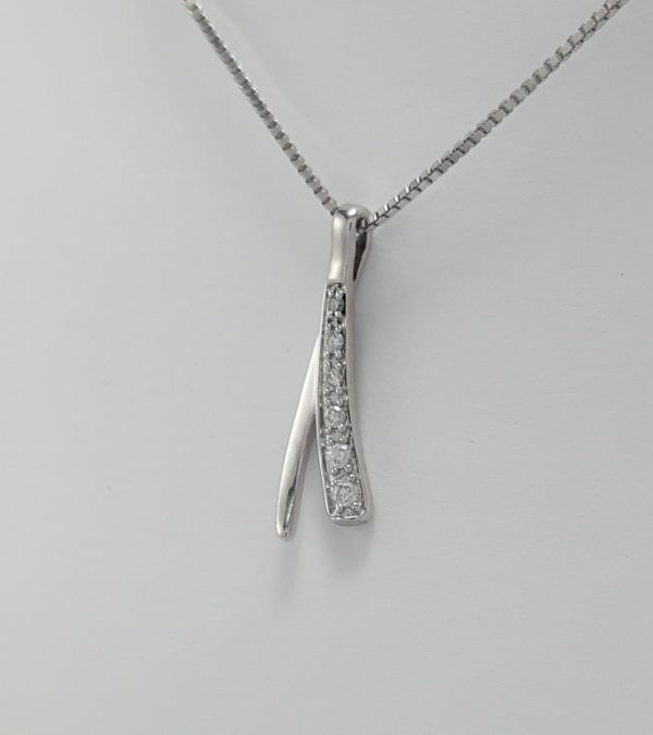 9ct White Gold Diamond set Pendant and Venetian Box Chain-1319