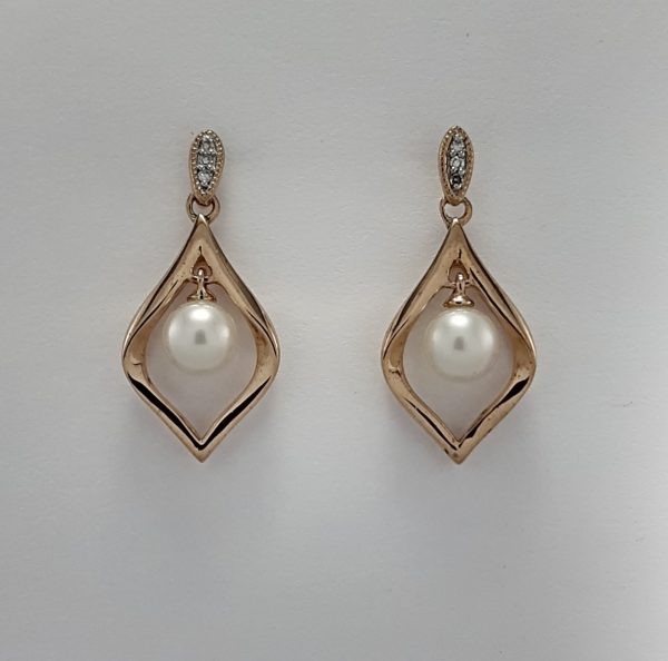9ct Red Gold Freshwater Pearl and Diamond Drop style Earrings-1342