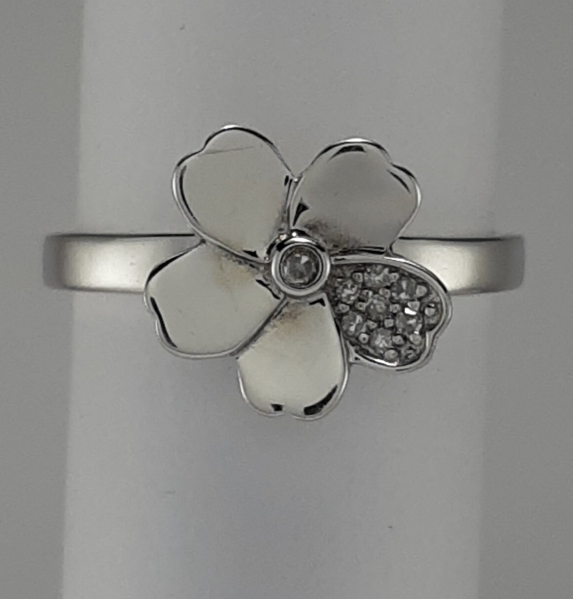 9ct White Gold Diamond set Flower Ring-0