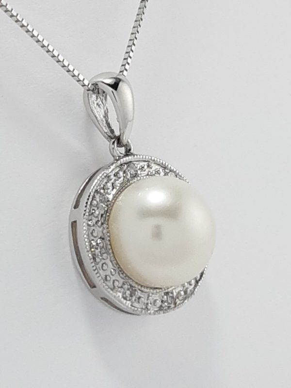 9ct White Gold Freshwater Pearl and Diamond Cluster Pendant on Chain-1495