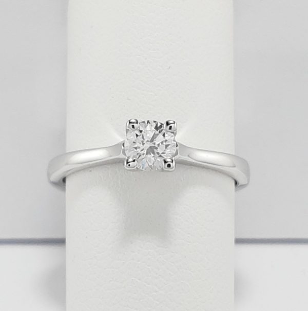 18ct White Gold Solitaire Ring -0