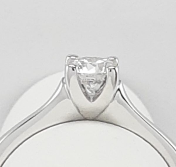 18ct White Gold Solitaire Ring -1528