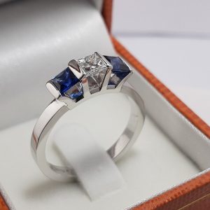 18ct White Gold Sapphire and Diamond Ring -0