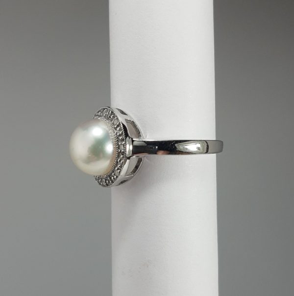 9ct White Gold Freshwater Pearl and Diamond Ring-1661