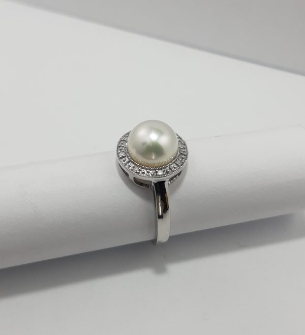 9ct White Gold Freshwater Pearl and Diamond Ring-1660